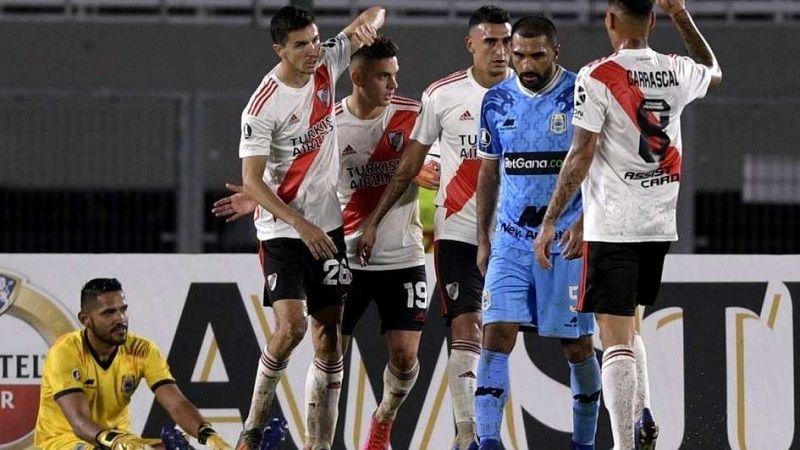 River se recuperó con el 8-0 a Binacional, por la Copa