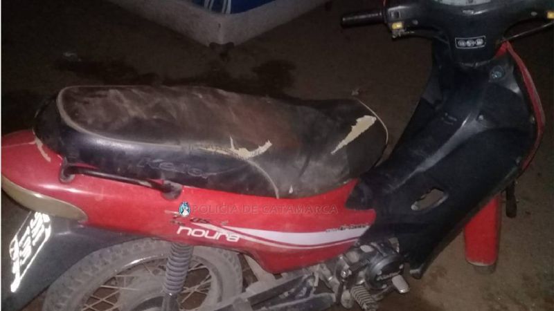 Aprehenden a un joven y recuperan una moto robada