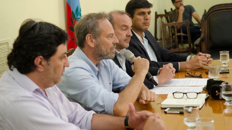 El Gobierno decretó asueto lunes y martes