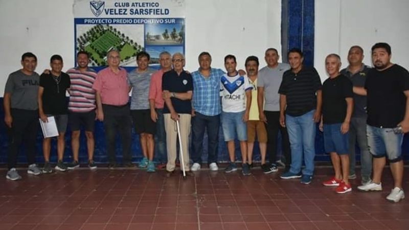 Vélez con nuevo cuerpo técnico, encabezado por “El Palo” Guzmán
