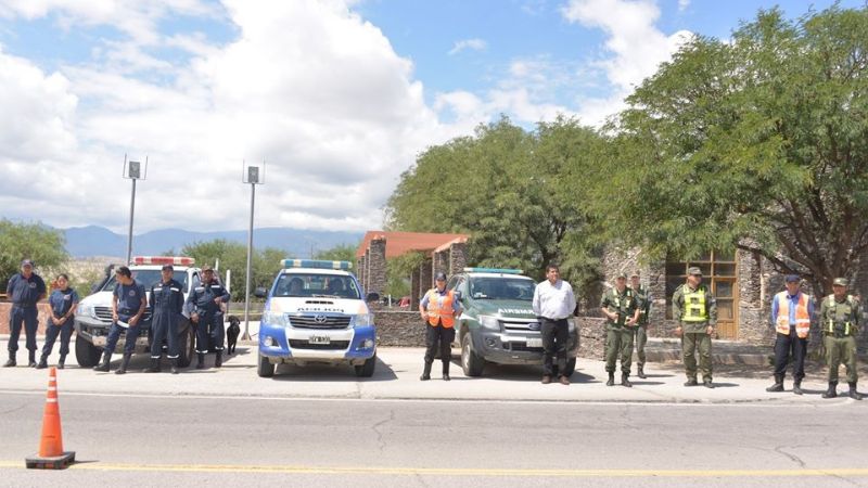 Controles preventivos contra el coronavirus y dengue en los accesos a Santa María