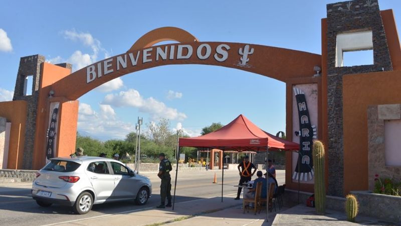 Controles preventivos contra el coronavirus y dengue en los accesos a Santa María