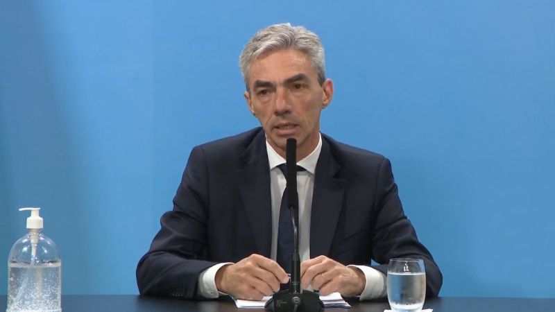 El Gobierno suspenderá micros, trenes y vuelos