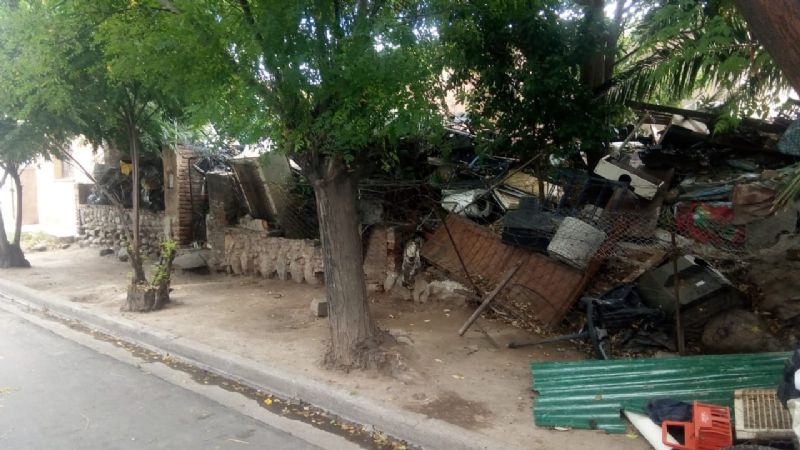 Retiraron 60 camiones con chatarra y residuos de un solo domicilio