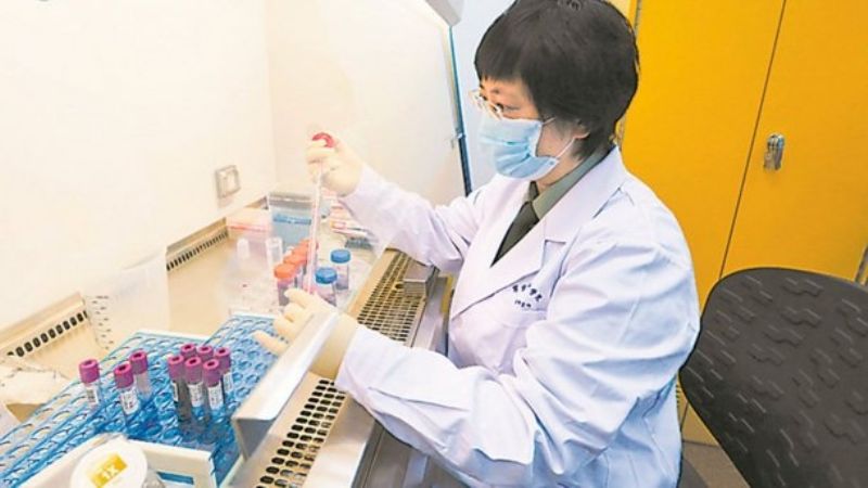 China dice que hay avances en la vacuna del coronavirus