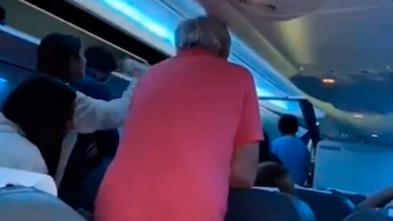 Repatriados por la pandemia maltratan a tripulación de Aerolíneas