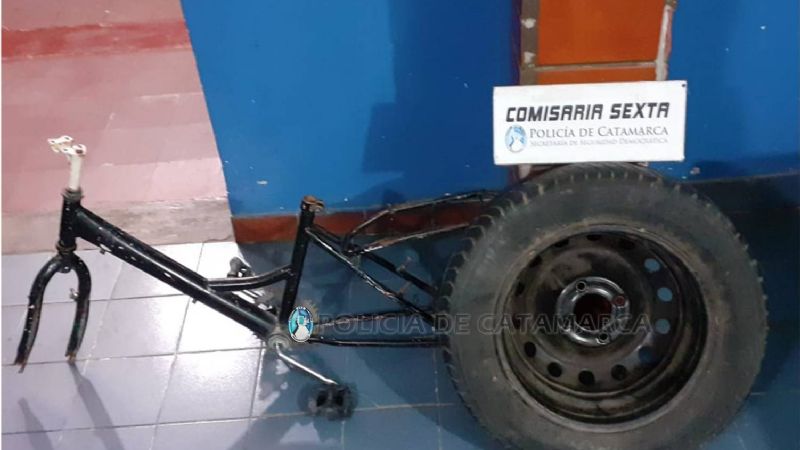 Le dejaron elementos robados en el techo de su casa