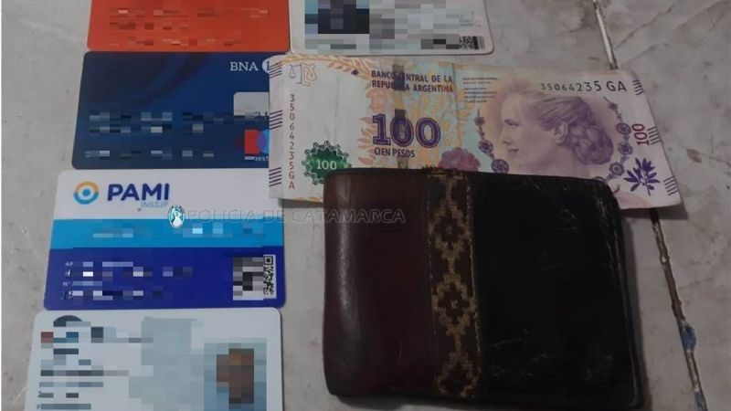 Le arrebataron la billetera y policías la encontraron