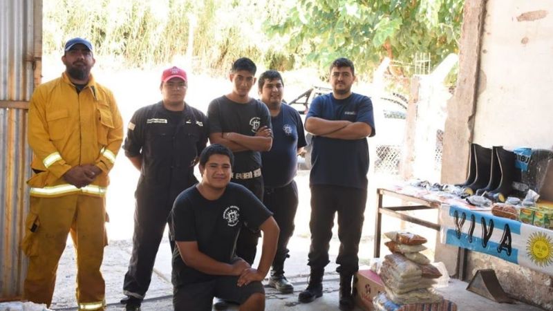 Bomberos voluntarios en acción