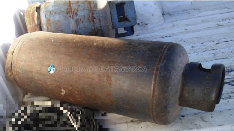 Recuperan dos garrafas robadas en Banda de Varela