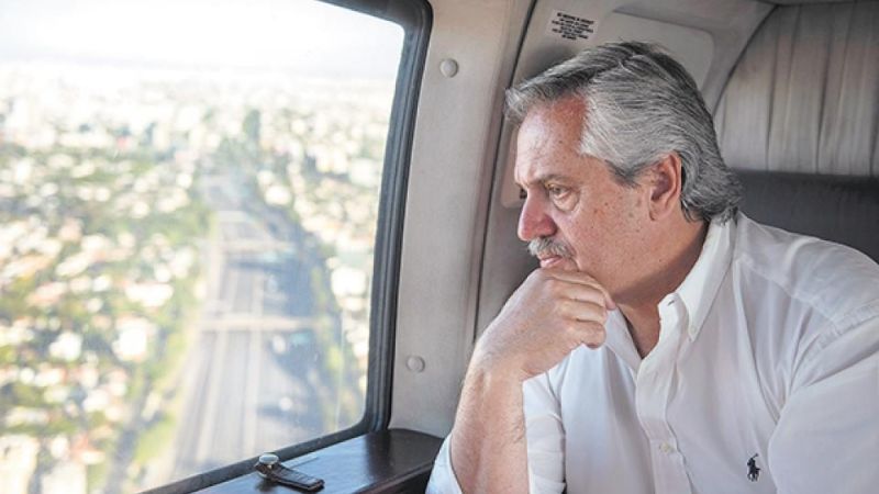 Alberto Fernández sobrevoló Buenos Aires para supervisar el cumplimiento de la cuarentena obligatoria