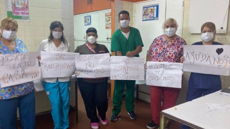 El Gobierno analiza otorgar un bono a todos los profesionales de la salud