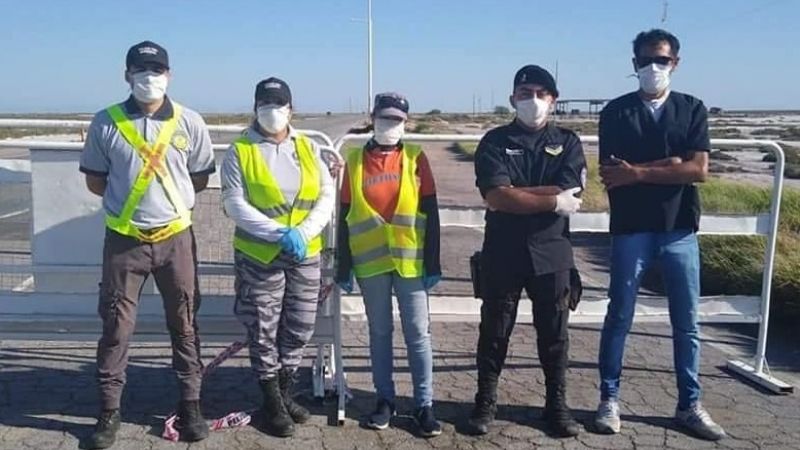Bajo vigilancia policial en Recreo para que cumplan la cuarentena obligatoria