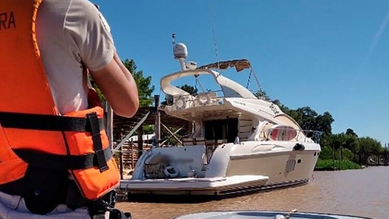 Conocido empresario detenido por navegar en su lujoso yate en plena cuarentena