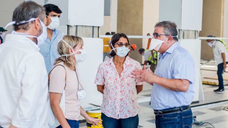 Raúl y Lucía supervisaron la construcción del Hospital Monovalente Respiratorio
