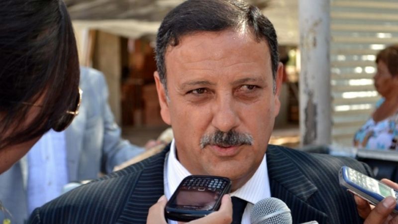 Tres gobernadores recortan sueldos de funcionarios para comprar insumos médicos