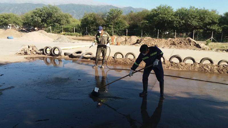 Intensifican todos los operativos de limpieza y fumigación en la ciudad