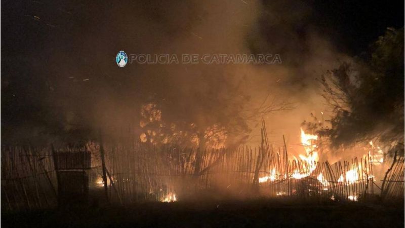Voraz incendio en una precaria vivienda del barrio Virgen Niña