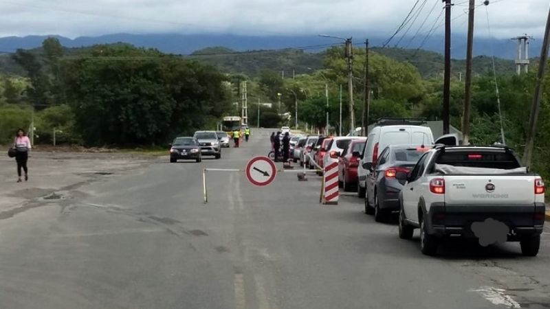 Instalan carril exclusivo para móviles de sanidad, en Valle Viejo