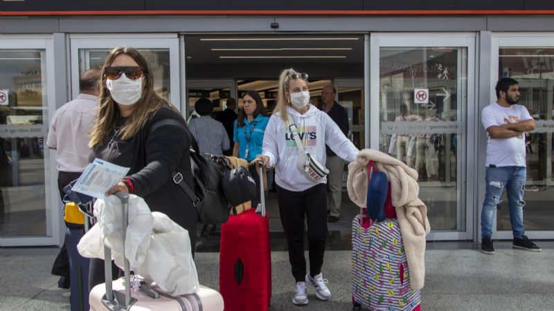 Aerolíneas Argentinas suspende los vuelos especiales de cabotaje