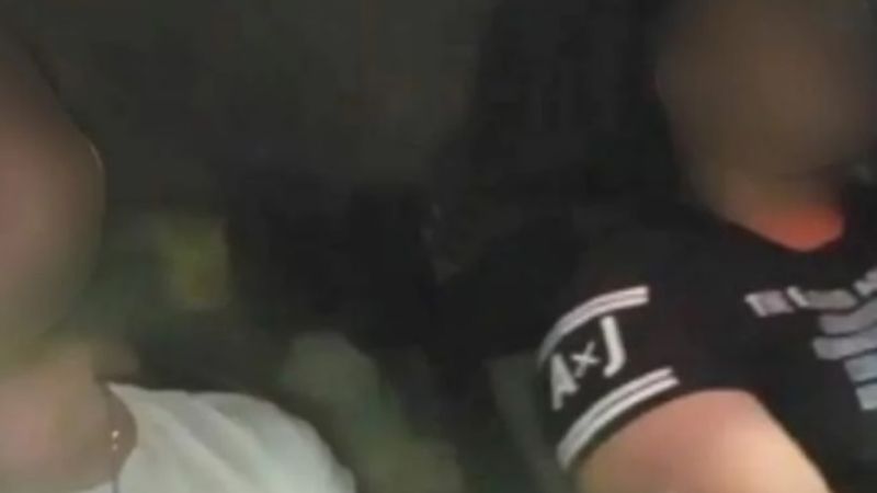 Dos policías se filmaron de fiesta en plena cuarentena y fueron arrestados