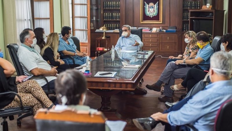 Jalil supervisó el laboratorio local para cotejar COVID19