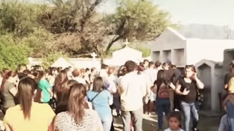 Muestras de dolor en el último adiós a Micaela Gordillo