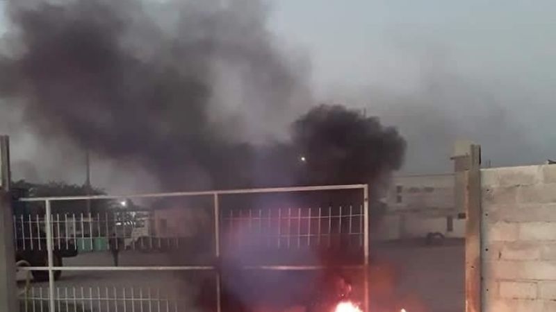 Cesanteados bloquearon la salida de camiones en Obras Públicas