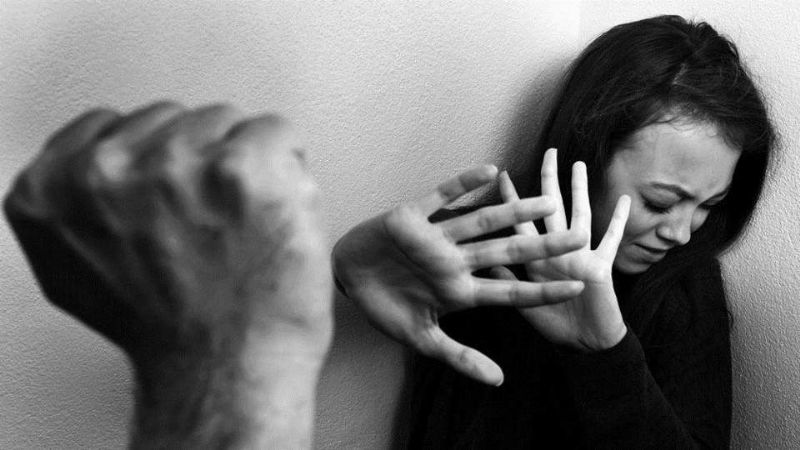 Aprehenden a un joven por agredir a su pareja