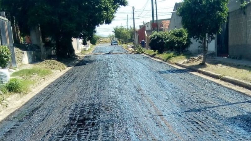 Inició la obra de asfaltado en el B° Nueva Catamarca