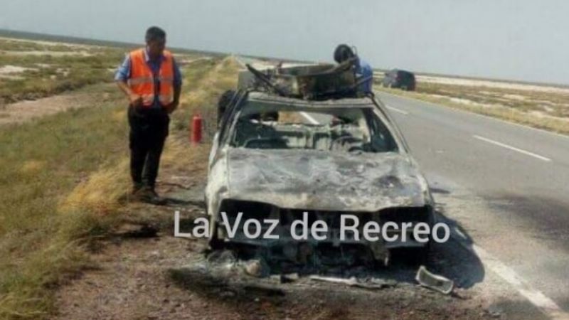 Auto se incendió en Las Salinas