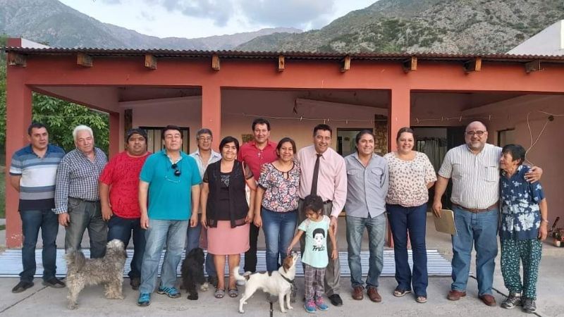 Histórico: niña de 4 años garantiza las clases en escuela sin alumnos