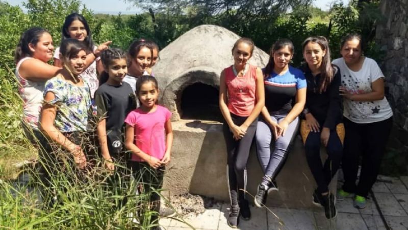 Escuela de La Parada recibió ayuda solidaria