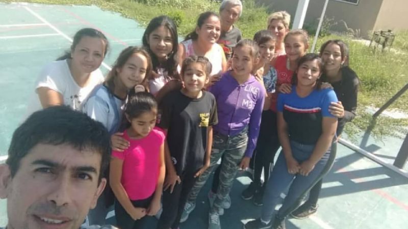 Escuela de La Parada recibió ayuda solidaria