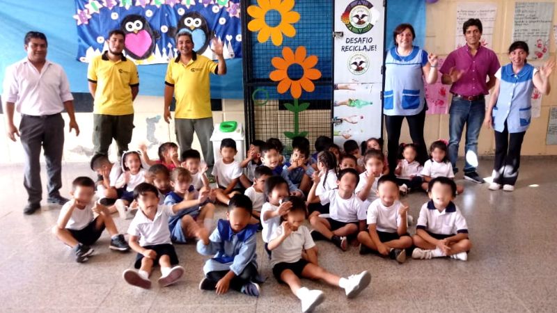 Continúan con la campaña de reciclado en las escuelas