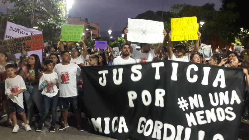 Multitudinaria marcha por Micaela al grito de #NiUnaMenos