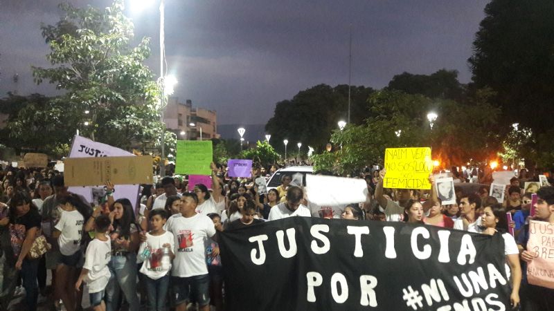 Multitudinaria marcha por Micaela al grito de #NiUnaMenos