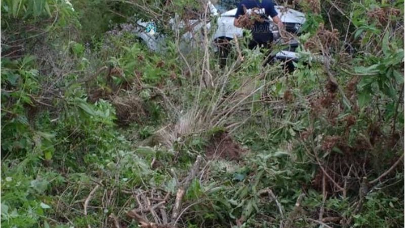 Santafesinos se salvaron de milagro tras caer en un barranco