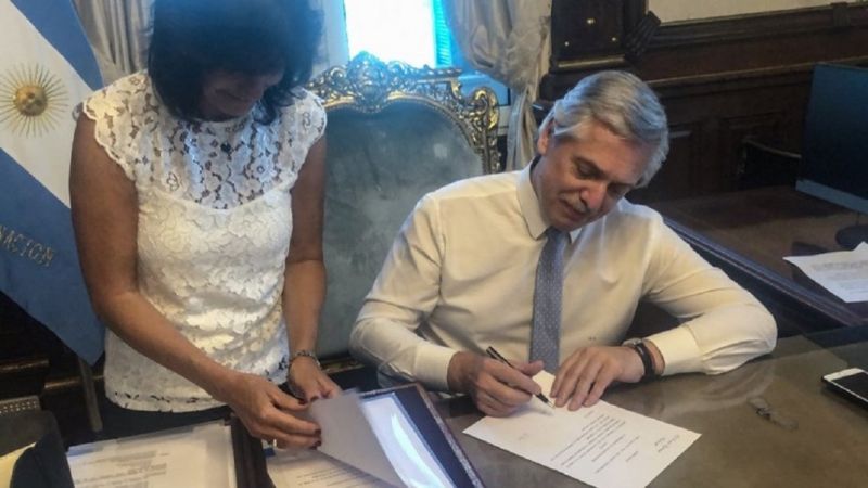 El Gobierno prohibió los despidos y suspensiones por 60 días