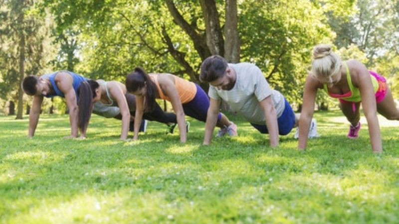 Continuarán "prohibidas" las actividades deportivas al aire libre
