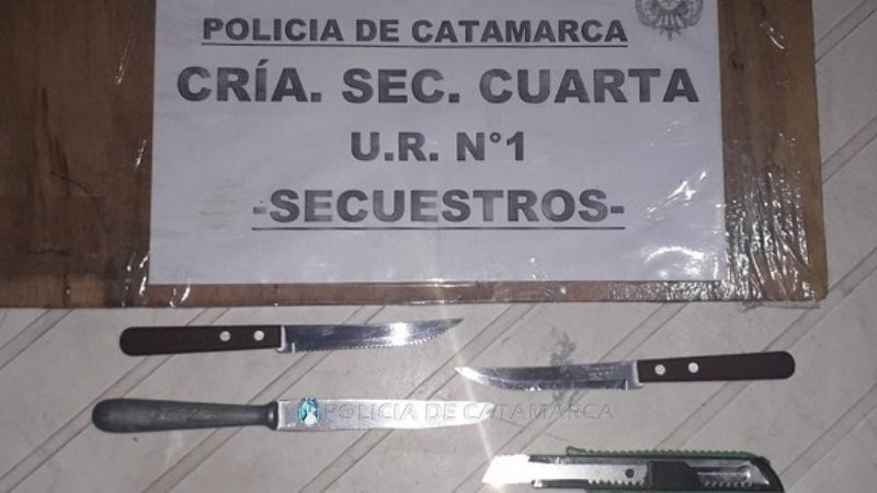 Aprehenden a dos personas, secuestran armas blancas y una trincheta