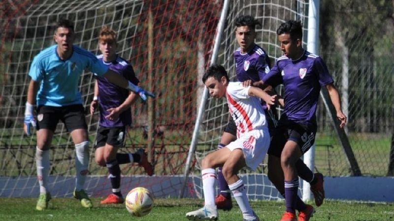 River capta talentos a través de whatsapp