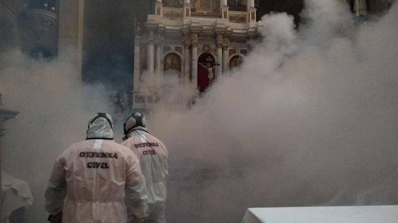Fumigan la Catedral