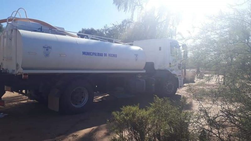 Agua para pobladores de parajes del interior de La Paz
