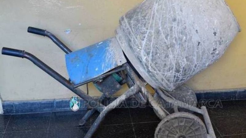 Secuestran una máquina hormigonera y una rueda