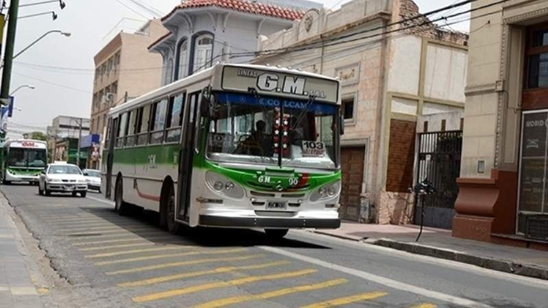 Desde el mediodía no habrá colectivos