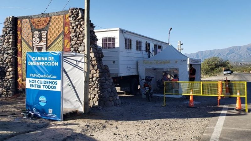 Instalaron cabinas de desinfección en Santa María