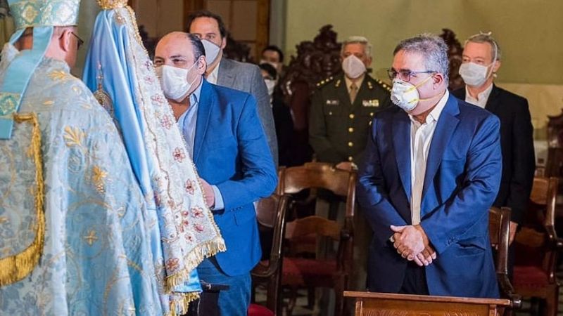 Gustavo participó de la ceremonia de Bajada de la Virgen