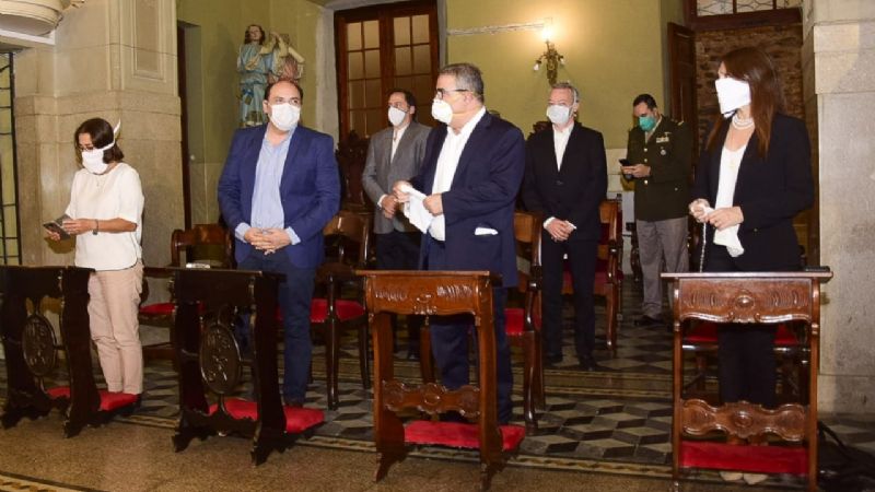 Gustavo participó de la ceremonia de Bajada de la Virgen