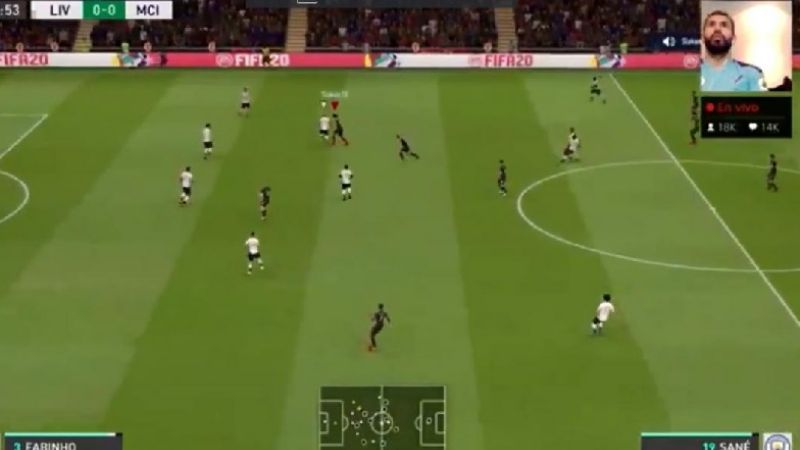 “El Kun” revoleó su joystick, porque perdió en la “play”.